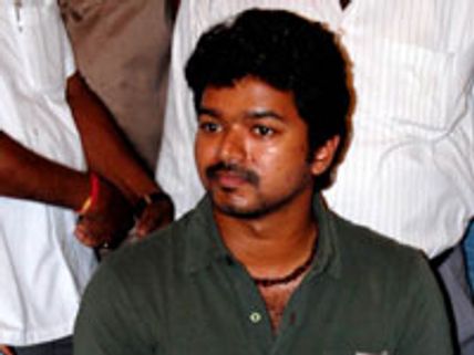 அரசியல்..கட்சி..மன்னிப்பு!-விஜய் பரபரப்பு