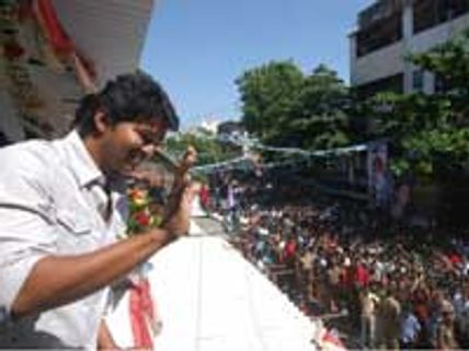 மக்கள் பிரச்சினைக்காக போராடுவேன்-விஜய்!