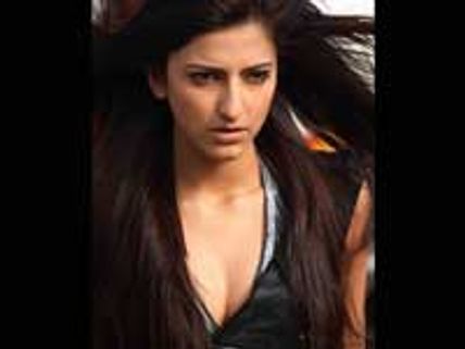 ஸ்ருதிக்கு ராஜா தந்த ஆசி!