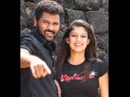 தீபாவளிக்கு 'களவாடிய பொழுதுகள்'!