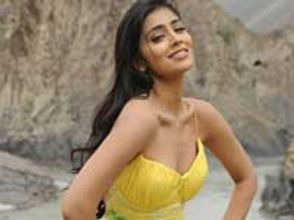 அவங்கெல்லாம் தங்கம்... நான் மட்டும் பிளாட்டினம்! - ஸ்ரேயா