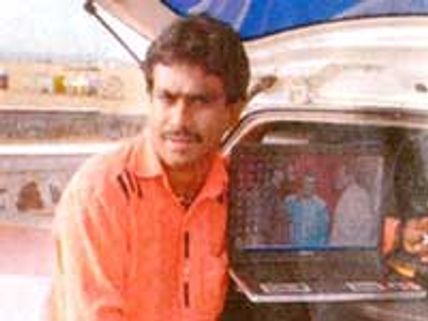 'மக்கள் தொடர்பு நாயகன்' நிகில்!