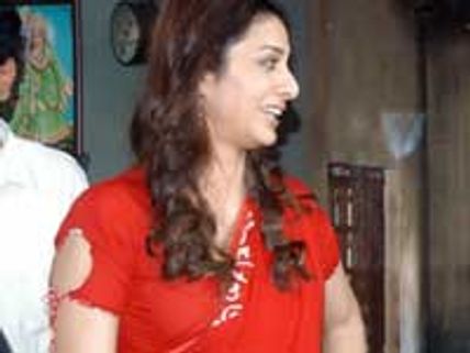 தபு-ஸ்ரீதேவியை 'கேட்கும்' தனுஷ்!