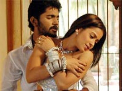 சென்சார் சிக்கலில் தம்பிவுடையான்!