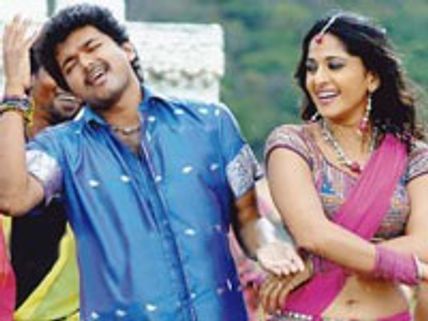 சன் வசம் வேட்டைக்காரன்!