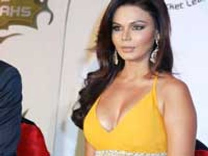 காமசூத்ரா வீடியோவில் ராக்கி சாவந்த்!