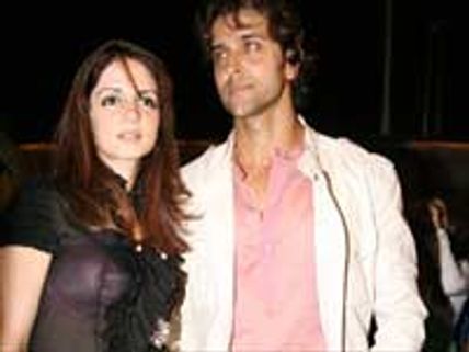 ஹ்ருத்திக் வைத்த மது விருந்து: நடிகர், நடிகைகள் அமளி- போலீஸ் எச்சரிக்கை