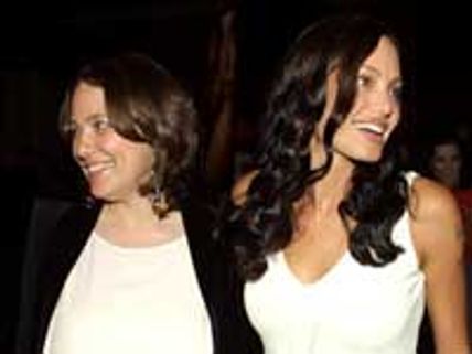 அம்மாவின் காதலருடன் உறவு கொண்ட ஜூலி!