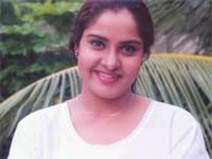 ஆசிரியர் திட்டியதால் பிரகதி மகன் ஓட்டம்