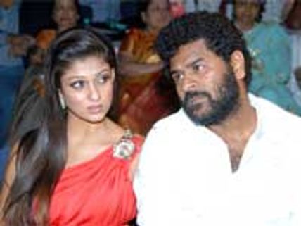 இருவரும் ஒரே வீட்டில் பிரபுதேவாவுடன் வசிக்கலாம் - ரமலத்துடன் நயன் பேச்சு!!