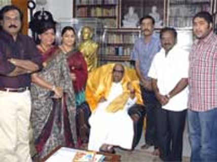 கருணாநிதியுடன் குஷ்பு சந்திப்பு