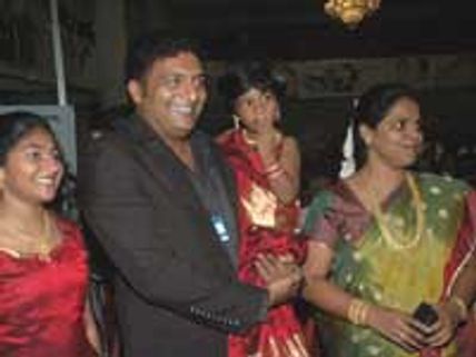 பிரகாஷ் ராஜுடன் பரஸ்பர விவாகரத்துக்கு லலித குமாரி சம்மதம்