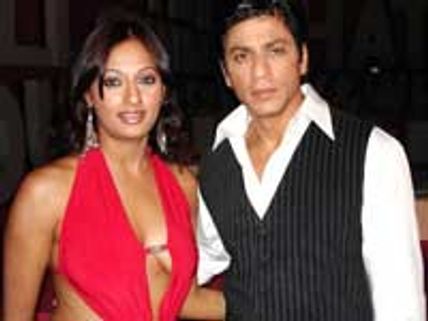 ஆபாச பட நடிகராக விரும்பினேன்-ஷாருக்