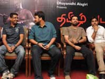 தமி்ழ் சினிமாவைக் கலாய்க்கும் தமிழ்ப் படம்!