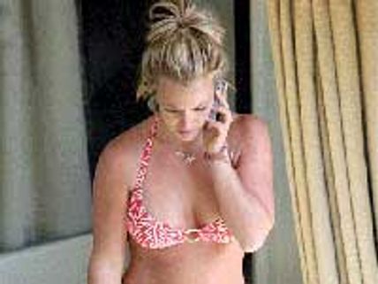 கேரளாவில் புத்தாண்டு கொண்டாடும் பிரிட்னி