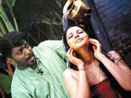 புரொடக்ஷன் மேனேஜருடன் கைகலப்பு: விஜயலட்சுமி காயம்!