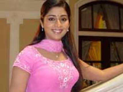 திருமணத்துக்கு பின் நான் மும்பைவாசி: நவ்யா