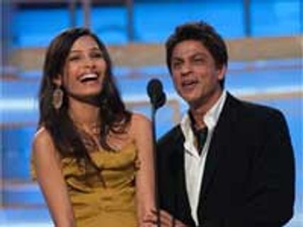 ஷாருக் கான் வீடு முன்பு சிவசேனா தொண்டர்கள் ஆர்ப்பாட்டம்