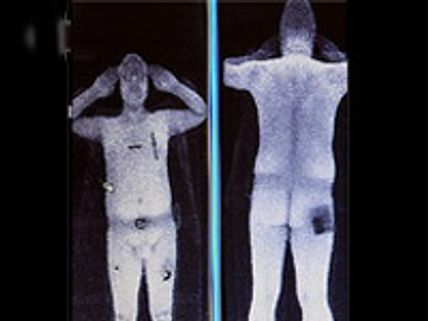 எனது நிர்வாண ஸ்கேனில் ஆட்டோகிராப் போட்டேன்..!- ஷாரூக் கிளப்பிய புயல்