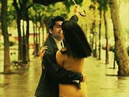 சிம்பு-த்ரிஷா 'லிப் டு லிப்'!