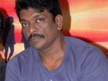 கவிதைகளைத் திருடிட்டாங்க! - பார்த்திபன் புகார்