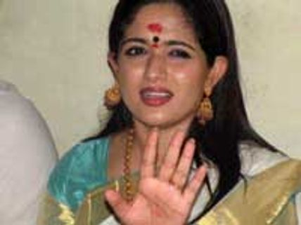 மறுமணம் என்ற பேச்சுக்கே இடமில்லை- காவ்யா மாதவன்