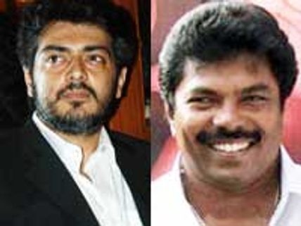 ஜாக்குவர் தங்கம காரை நொறுக்கிய அஜீத் ரசிகர்கள்!