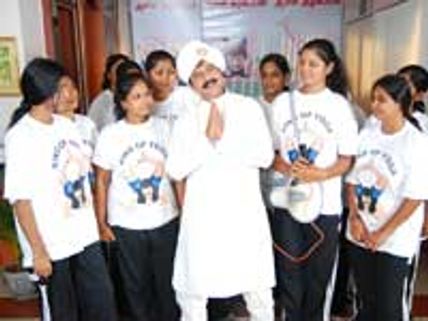 நடிகர்கள் மீது வழக்கு தொடர பத்திரிக்கையாளர்களுக்கு அனுமதி