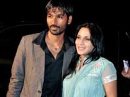 இயக்குநராகும் ஐஸ்வர்யா தனுஷ்!