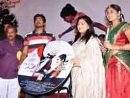 சொன்னா கேக்கமாட்டேங்குறாரே! - தந்தை பற்றி விஜய்