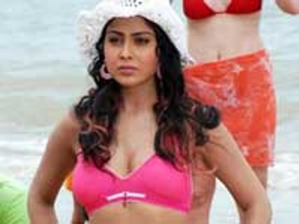 பார்ஸிலோனாவில் ஸ்ரேயாவிடம் திருட்டு!