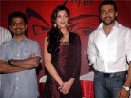 சூர்யா- ஸ்ருதி ஹாசன்- முருகதாஸ் இணையும் 7ஆம் அறிவு