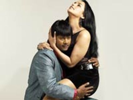 நான் அவனில்லை பட நாயகி ஷ்வேதா மேனன் படப்பிடிப்பில் காயம்