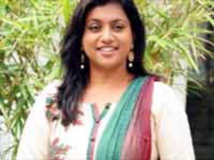 அரசியல் வெறுத்துடுச்சு... சினிமாவில் கவனம் செலுத்துவேன்! - சொல்கிறார் ரோஜா 