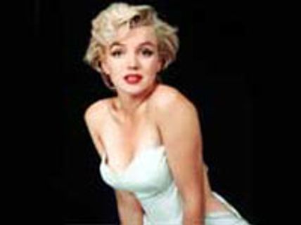 1.5 கோடிக்கு ஏலம் போன மர்லின் மன்றோ கவுன்!