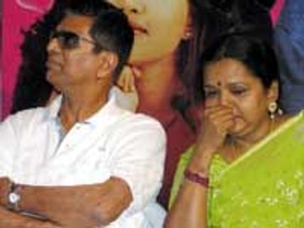 ஊரை விட்டுத் துரத்தப்பட்ட எஸ்.ஏ.சி.!