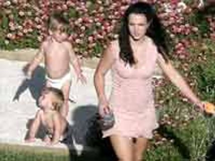 மகன்களுக்கு செக்ஸ் கல்வி-ஸ்பியர்ஸ் அச்சம்