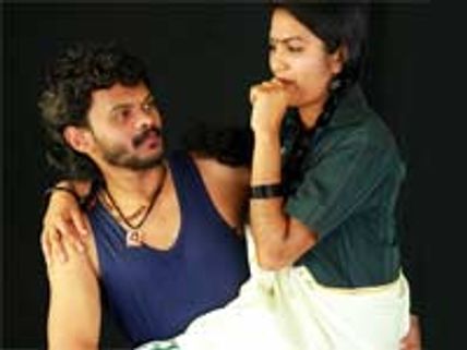 கார் விபத்தில் கால் கொலுசு படத்தின் நாயகியான நீத்து காயமடைந்தார்.