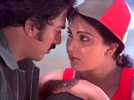 கமலைப் புகழ்ந்து பாடல்-பரமக்குடி 1வது வார்டு படத்தில் வினோதம்