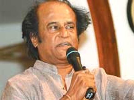 திரைப்பட நகருக்கு ஊர்வலமாக அழைத்துச் செல்லப்படுகிறார் முதல்வர்!