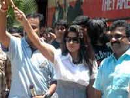 சென்னையில் மாரத்தான்-நடிகை சினேகா பங்கேற்றார்