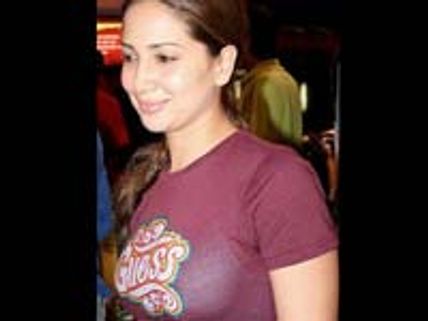 கென்ய தொழிலதிபரை திருமணம் செய்தார் கிம் சர்மா