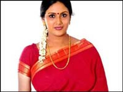 ஐஸ்வர்யாவின் புது அக்கா!