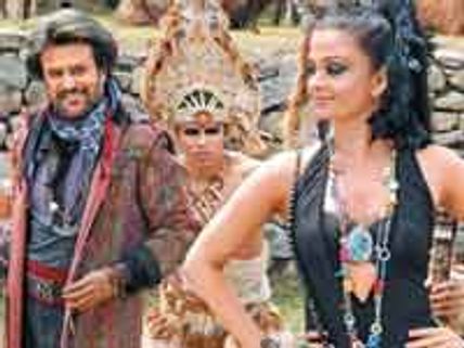 ஐஸ்வர்யா ராயைப் பார்த்ததும் எல்லாம் மறந்து போச்சு!-ரஜினி