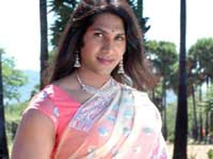 தொட்டுப் பார் படத்தில் அரவாணி வேடத்தில் வருகிறாராம் நடிகர் ரமணா.