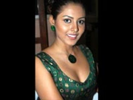 அவன் இவனில் மது ஷாலினி!