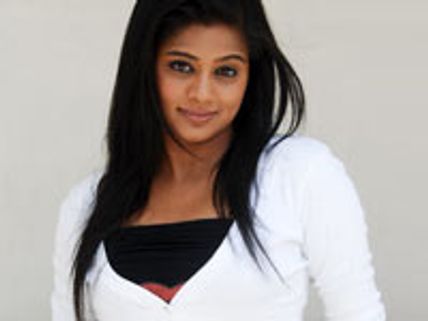 தமிழில் நல்ல கதை இல்லே...! - ப்ரியாமணி அலட்டல்