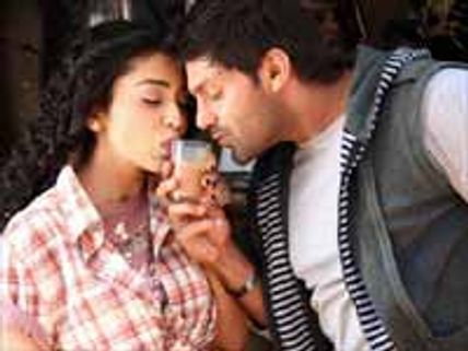 சிக்குபுக்கு - விமர்சனம்