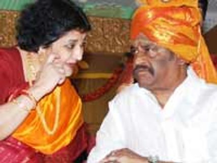 ரஜினி - லதா மணிவிழா.. இன்று போயஸ் கார்டனில் நடந்தது!