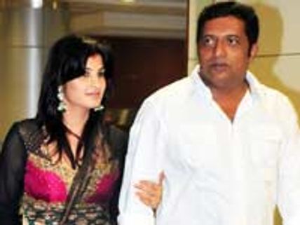 ரம்லத் விவகாரத்தால் உஷார்... பிரகாஷ் ராஜை வற்புறுத்தி திருமணத்தை பதிவு செய்த போனி வர்மா!!